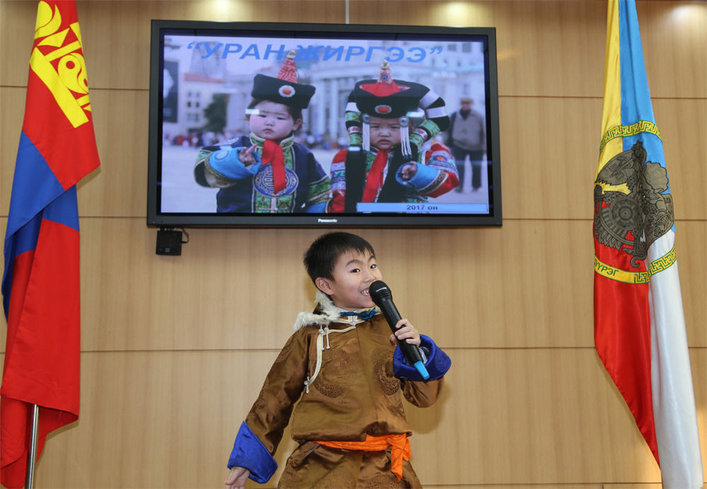 “Уран жиргээ” уран уншлагын уралдаан боллоо